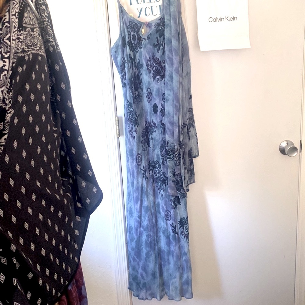 flowy cornflower and lapis summer dress keyhole derail and matching shawl
